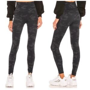 Spanx Look at Me Now Seamless Legging Sz S Black Camo High Waist Pull On Shaping